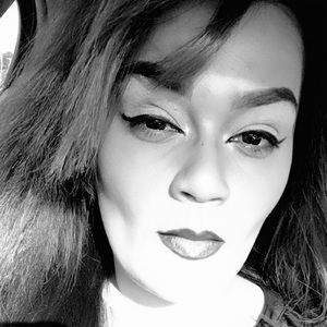 Meet your Posher, Tia